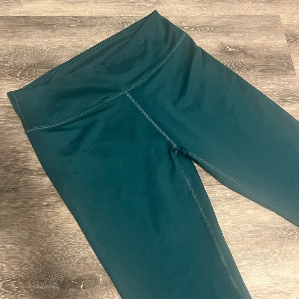 Fabletics capris - Picture 3 of 3